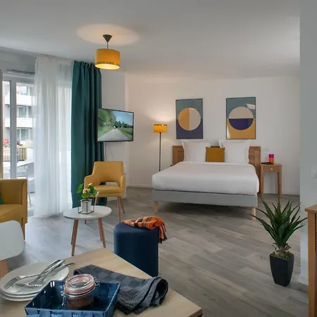 Appart hôtel Domitys L'agapanthe *